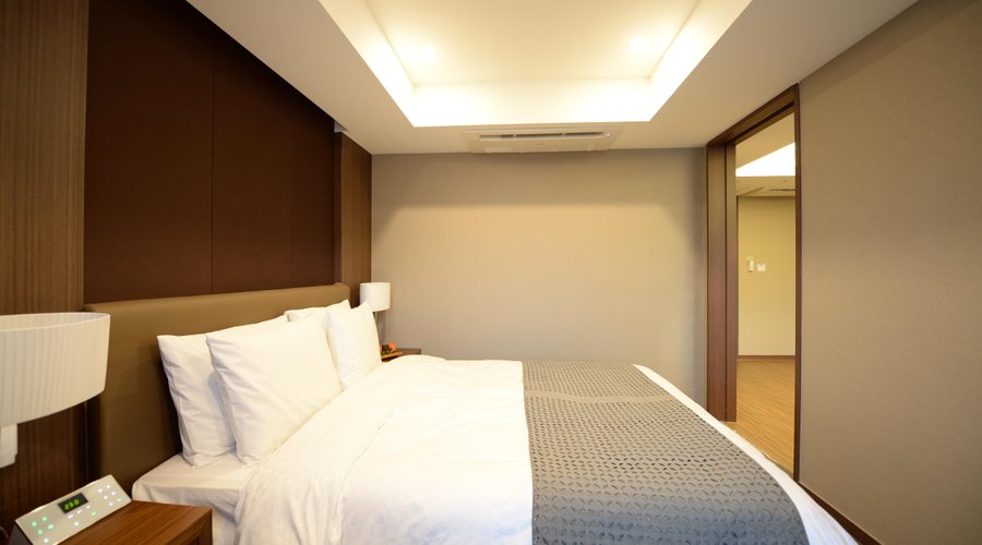 Corner deluxe room