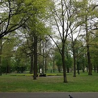 Valkenberg (met de replica op de achtergrond)