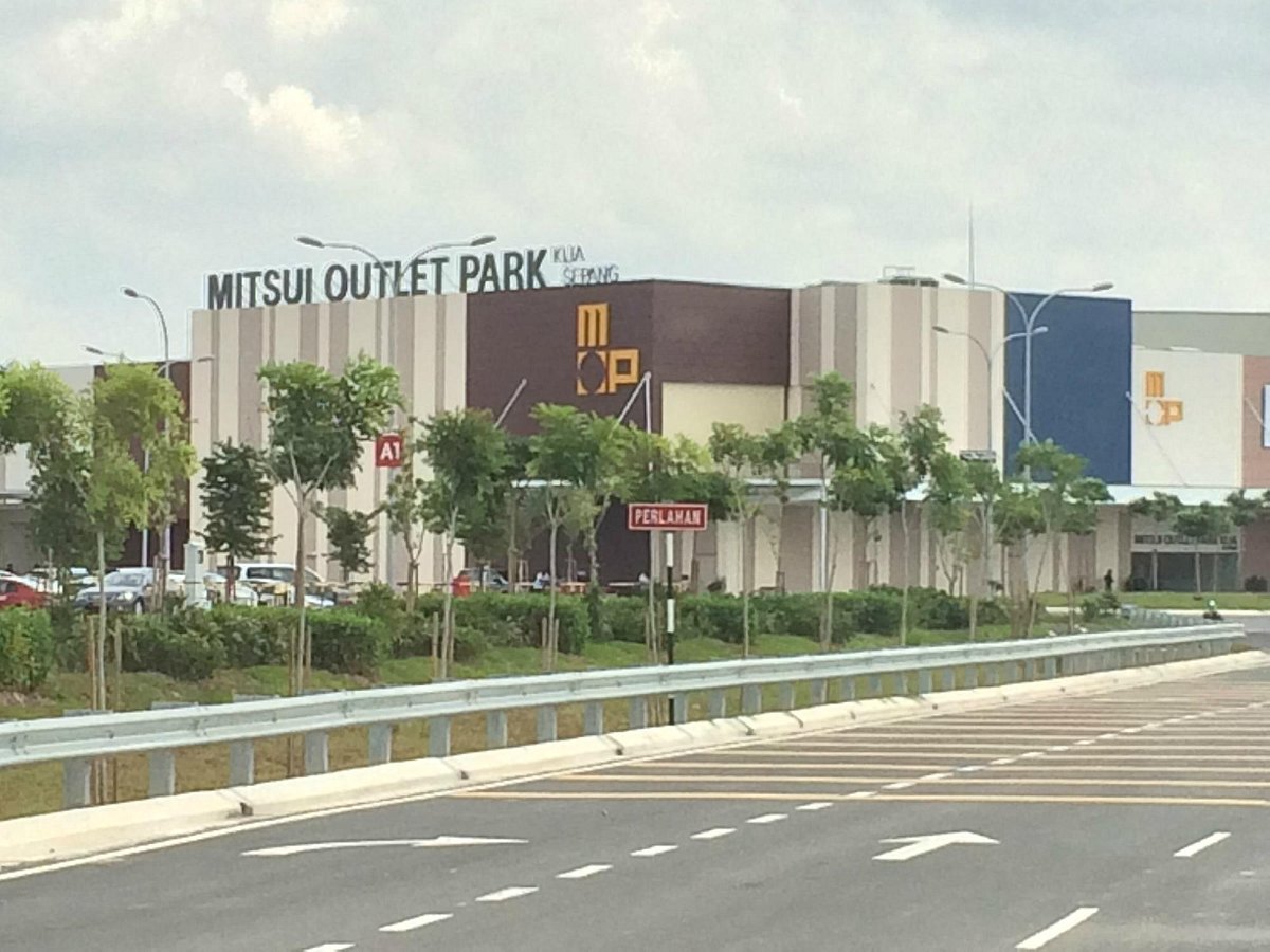 Mitsui outlet