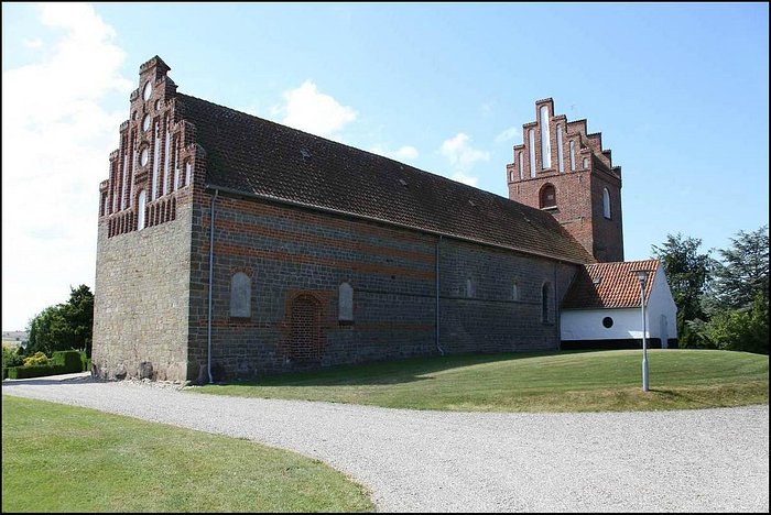 Kirken fra højre