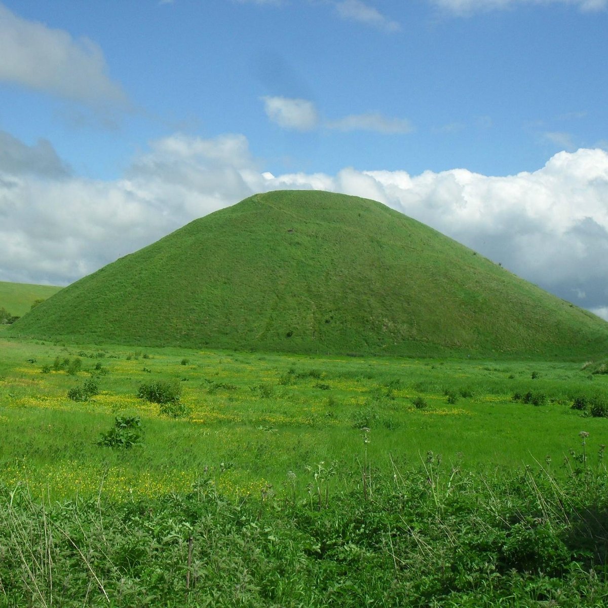 Magical Silbury Hill, Avebury - Why You Must Visit Wiltshire's Pyramid!