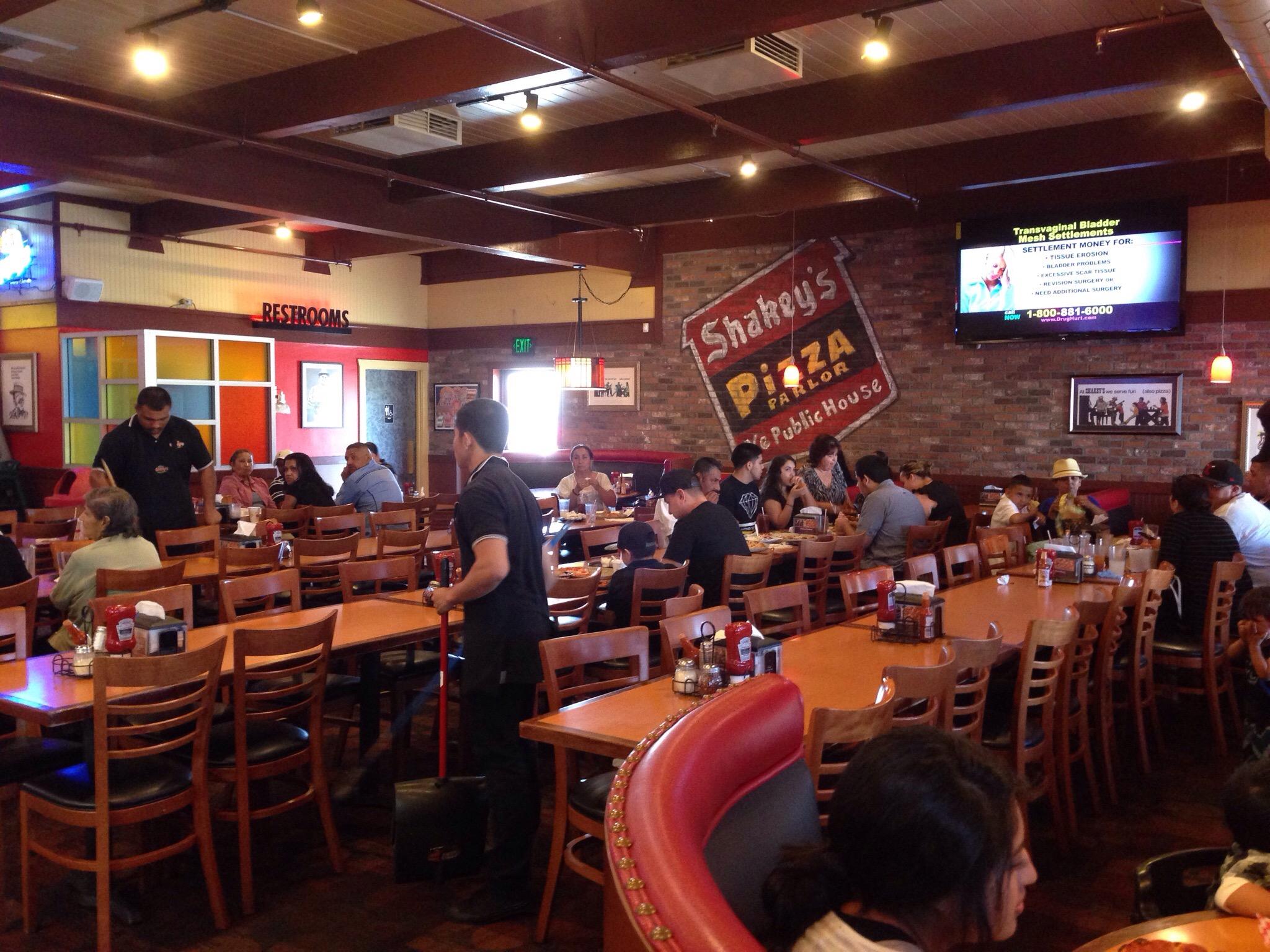 Pizza parlor discount