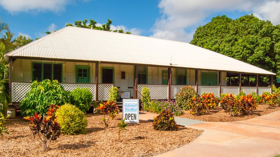 The Award Winning Heritage Centre is close to the Courthouse Markets and Chinatown 