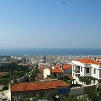 Rotonda, White Tower and te sea