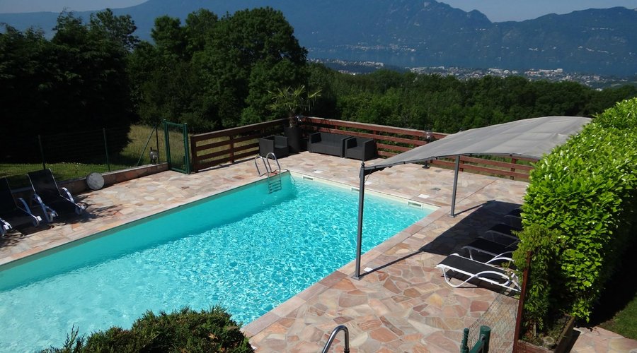 piscine extérieur chauffée