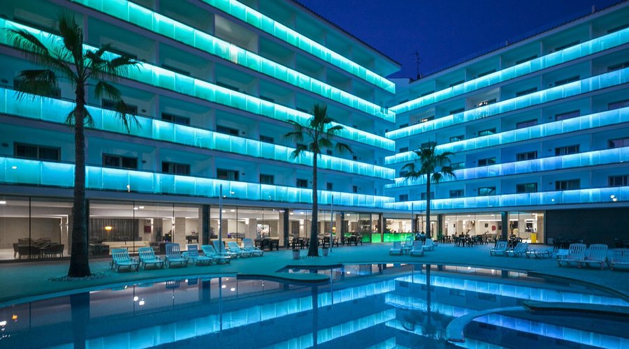 Piscina de noche