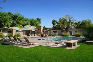 Pool & Beach