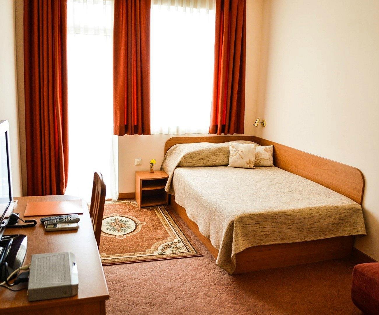 ROSE HOTEL KAZANLAK by null