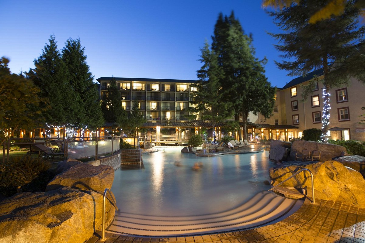 Harrison Hot Springs Resort &amp; Spa, hotel in British Columbia