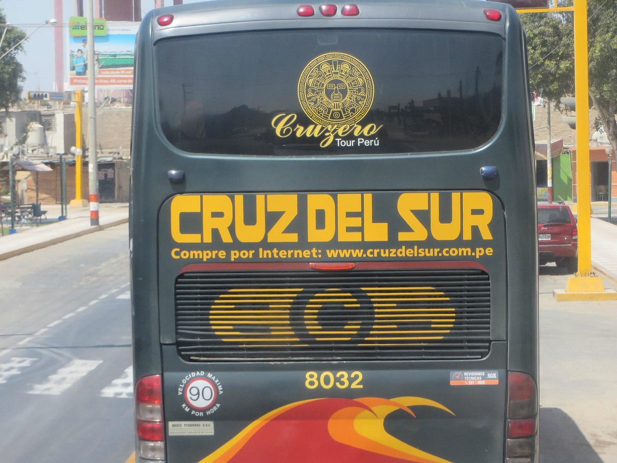 2. Viaja cómodo y seguro con los buses de Cruz del Sur.