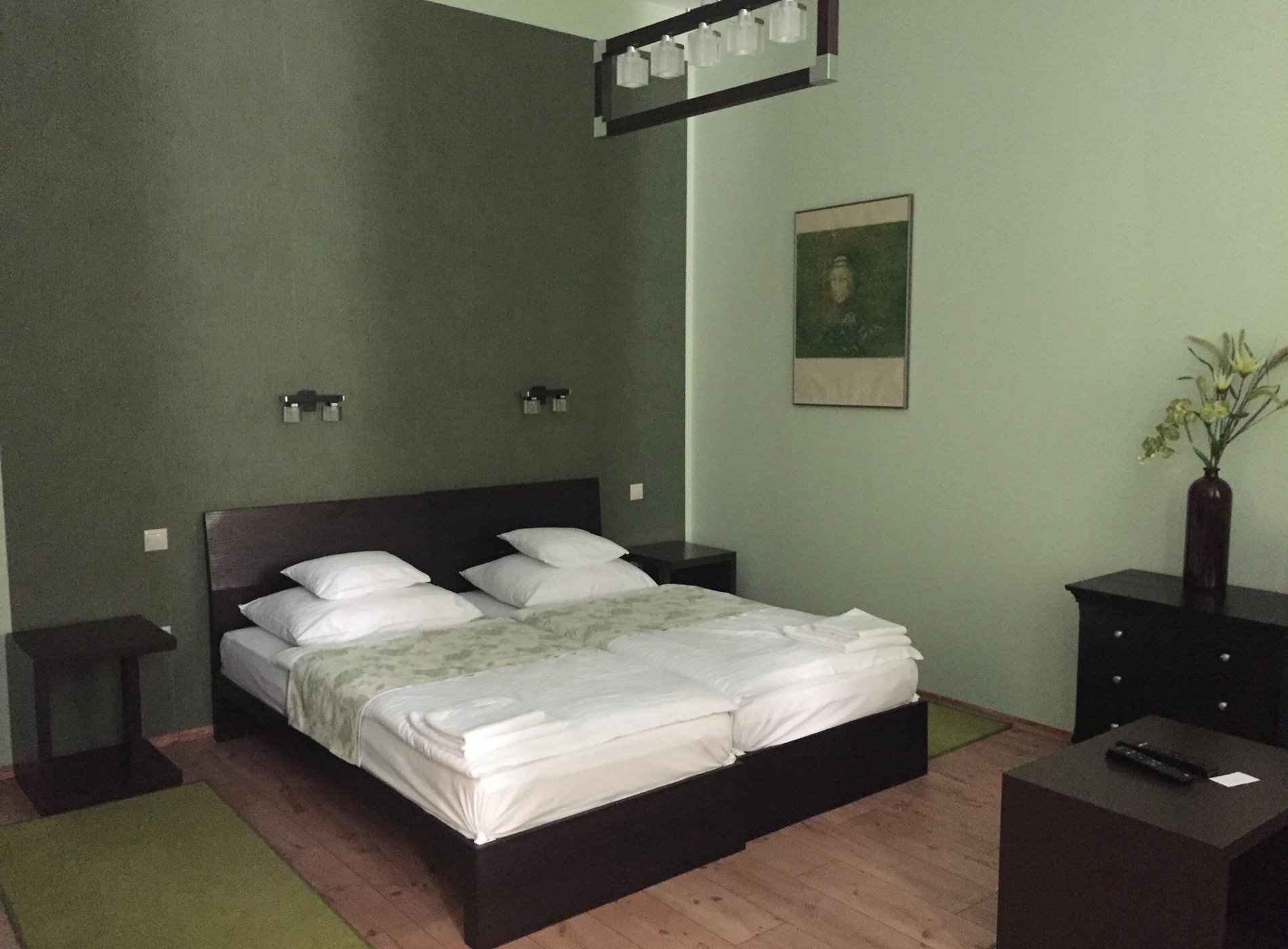 Budapest Rooms by null