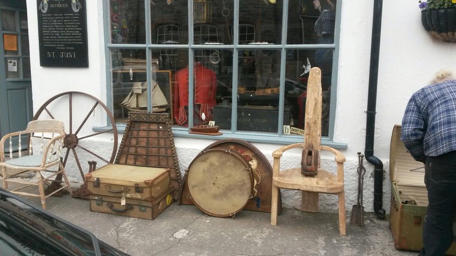 A treasure trove of  antiques  and  collectables Specialising in nautical and military artifacts