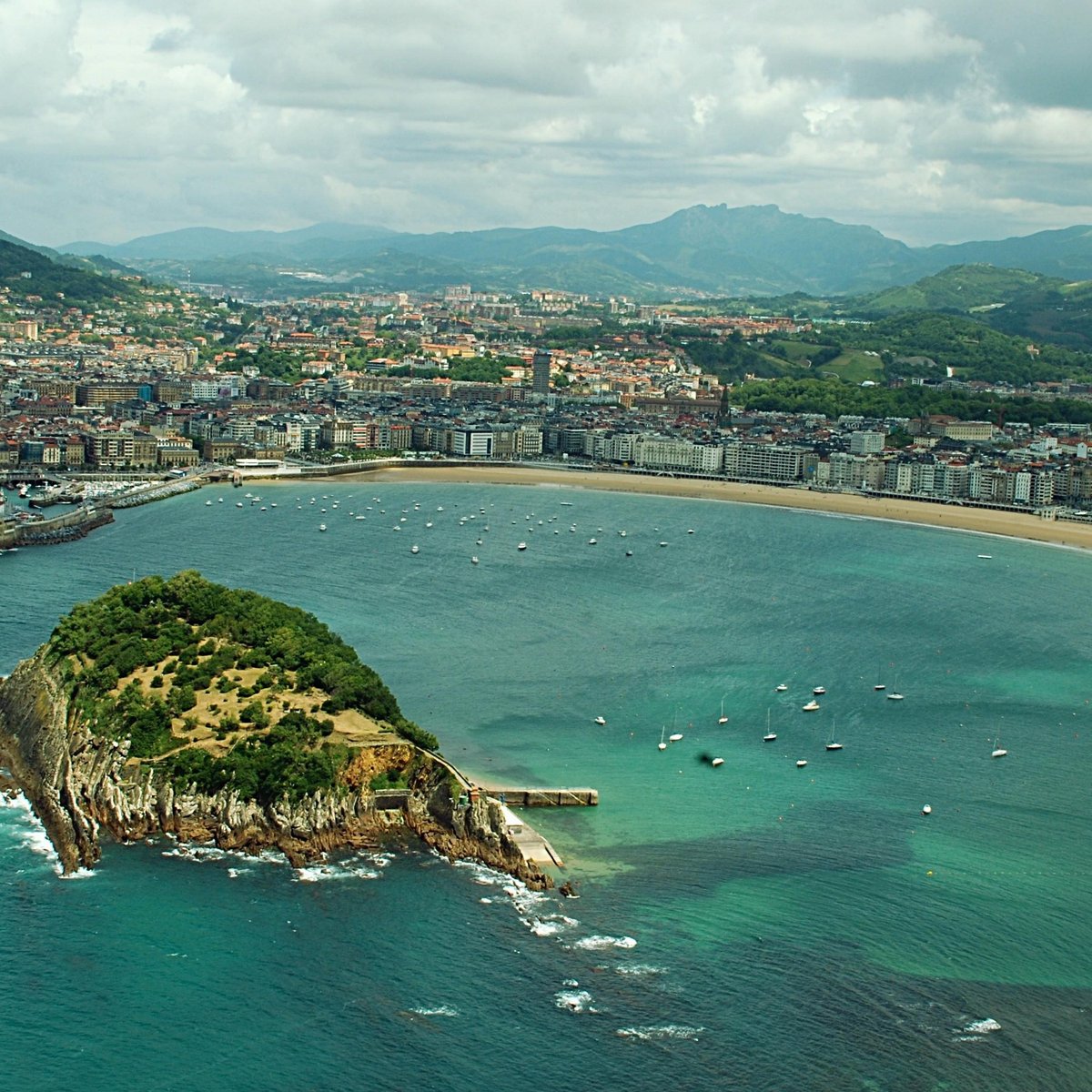 Сан себастьян фото. Сан-Себастьян Испания. Donostia Испания. San Sebastián(país Vasco) Сан-Себастьян (Страна Басков). San Sebastian pais Vasco Испания.