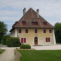 accueil des personnes en situation de handicap et aux personnes âgées.