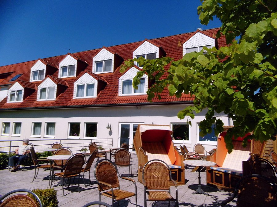 HOTEL RESTAURANT AUERHAHN AM OTTERMEER: Bewertungen ...