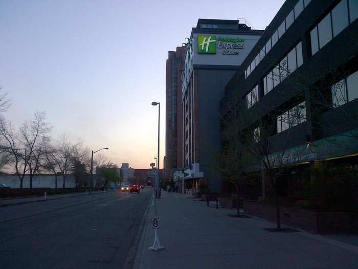 홀리데이 인 익스프레스 다운타운 (Holiday Inn Express & Suites Calgary, An Ihg Hotel ...
