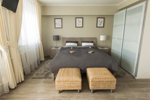 Room & Suite