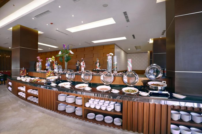 The Alana Yogyakarta Hotel And Convention Center Concierge: Pictures ...