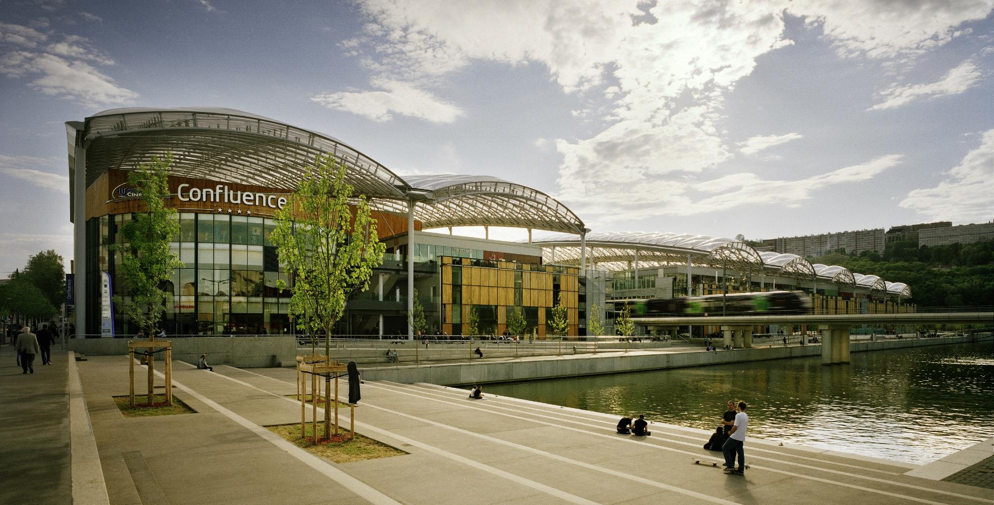 CENTRE COMMERCIAL - CONFLUENCE (Lyon): Ce Qu'il Faut Savoir