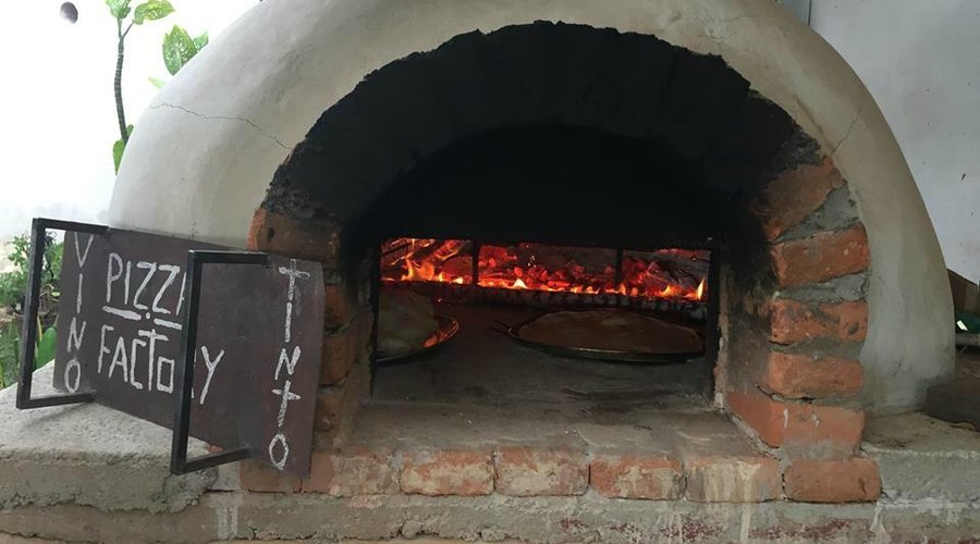Vino Tintos Pizza Oven...