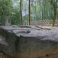 2015.04 竹林の中にひっそりとある
