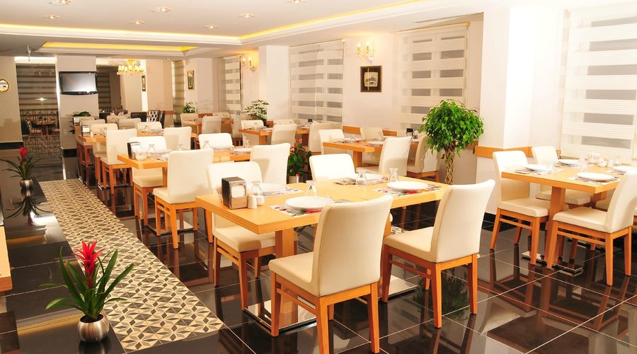 180 kişilik ana salon