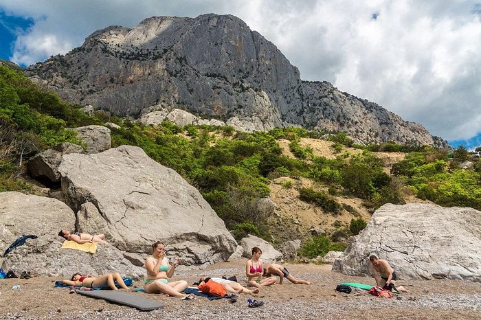 Бухта Ласпи палаточный лагерь