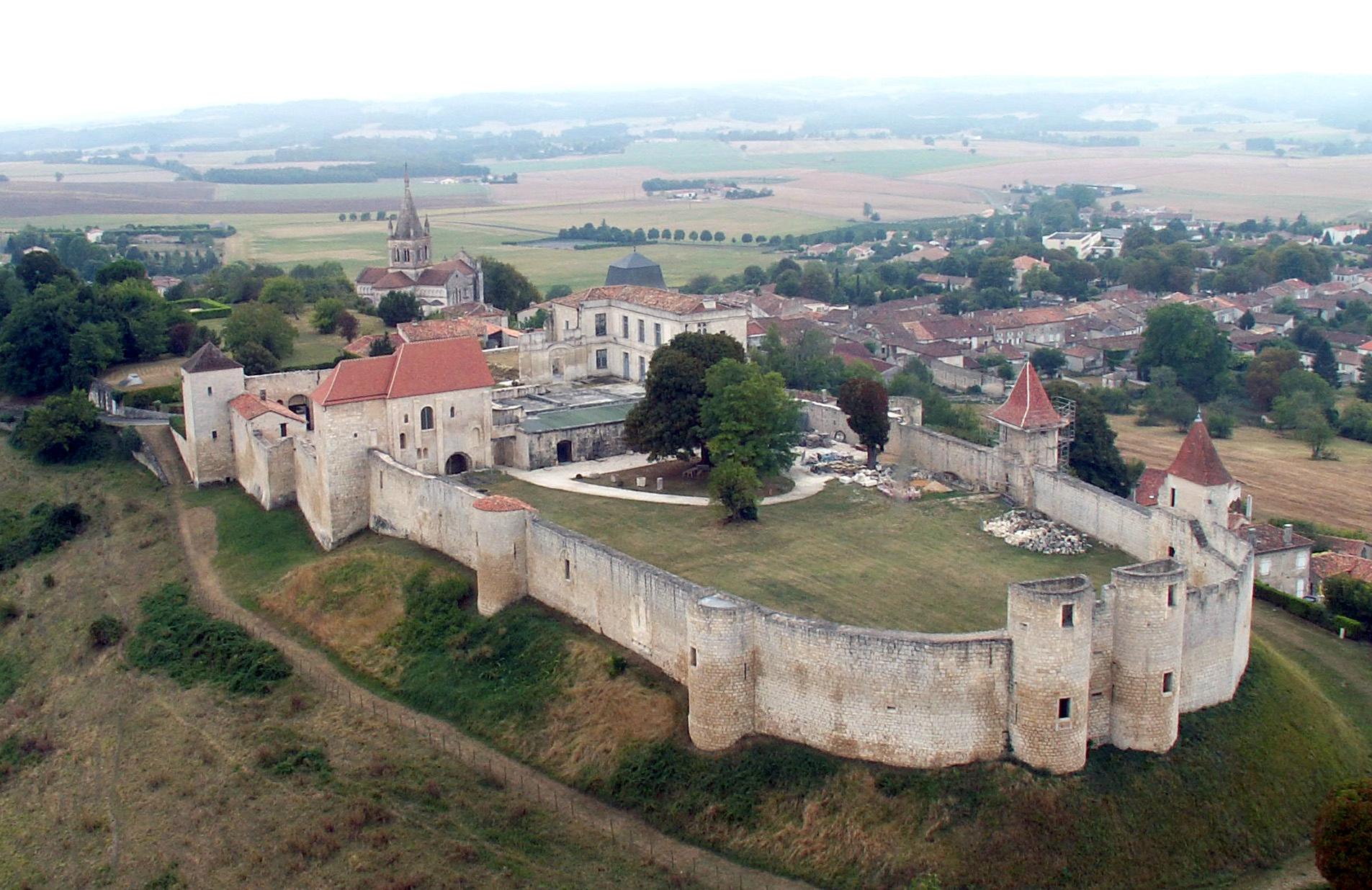 Château de Belle Poule, Les Ponts-de-Cé (updated prices 2025)