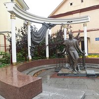 Памятник Собинову.