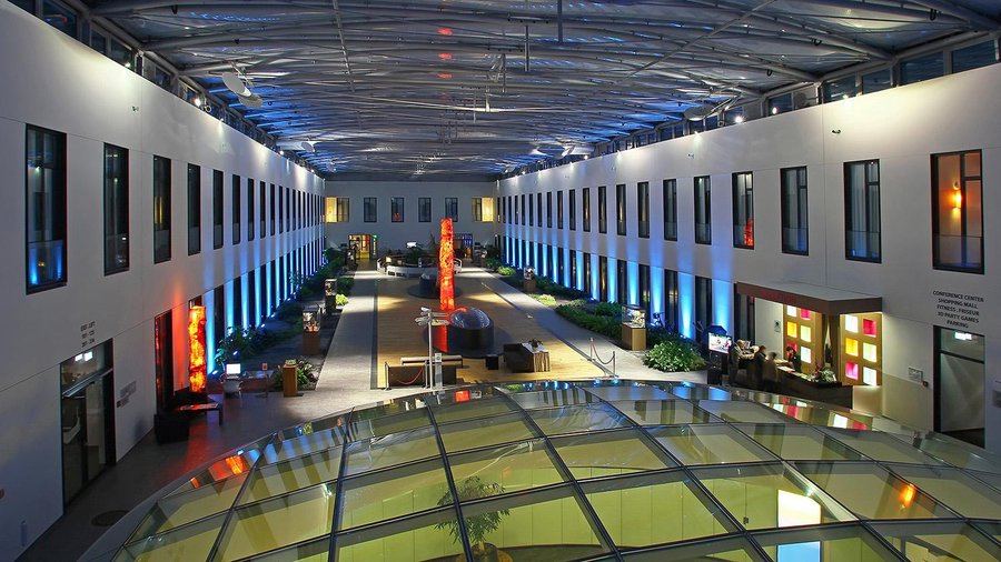 Atrium bei Nacht