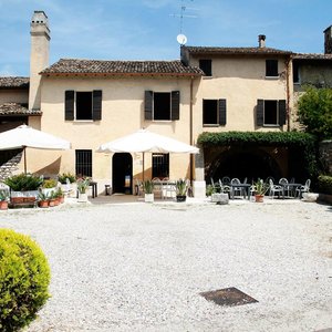 ingresso e parcheggio