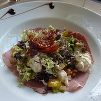 "Lamb ham" and white asparagus starter