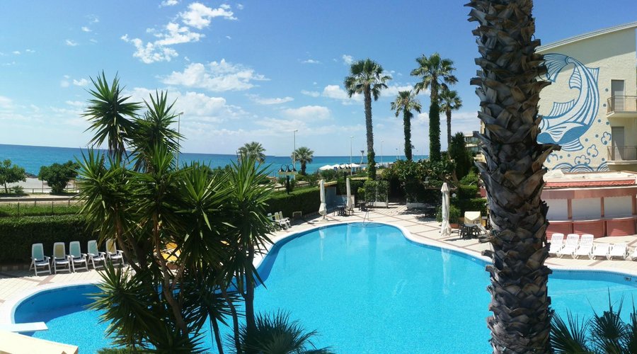 veduta panoramica della piscina
