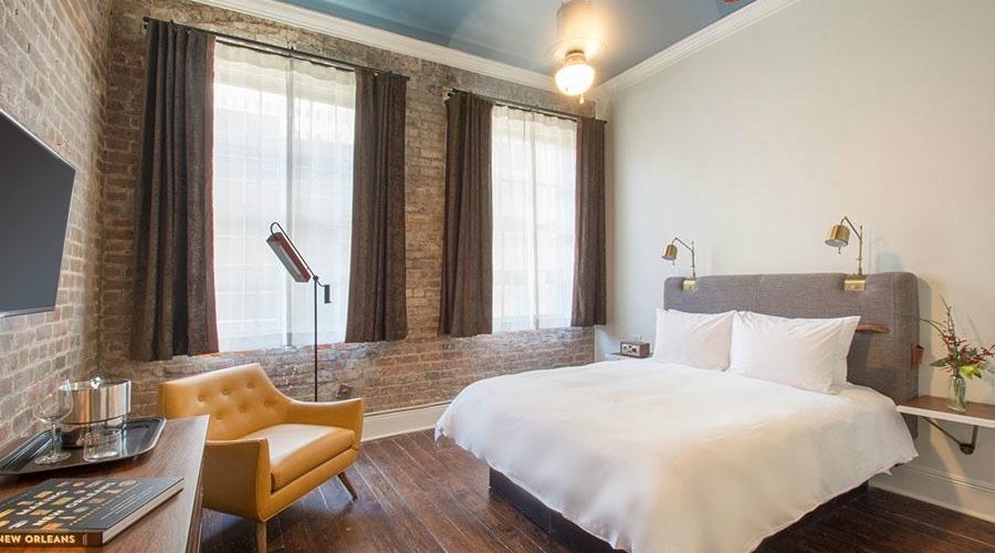 Queen Guestroom