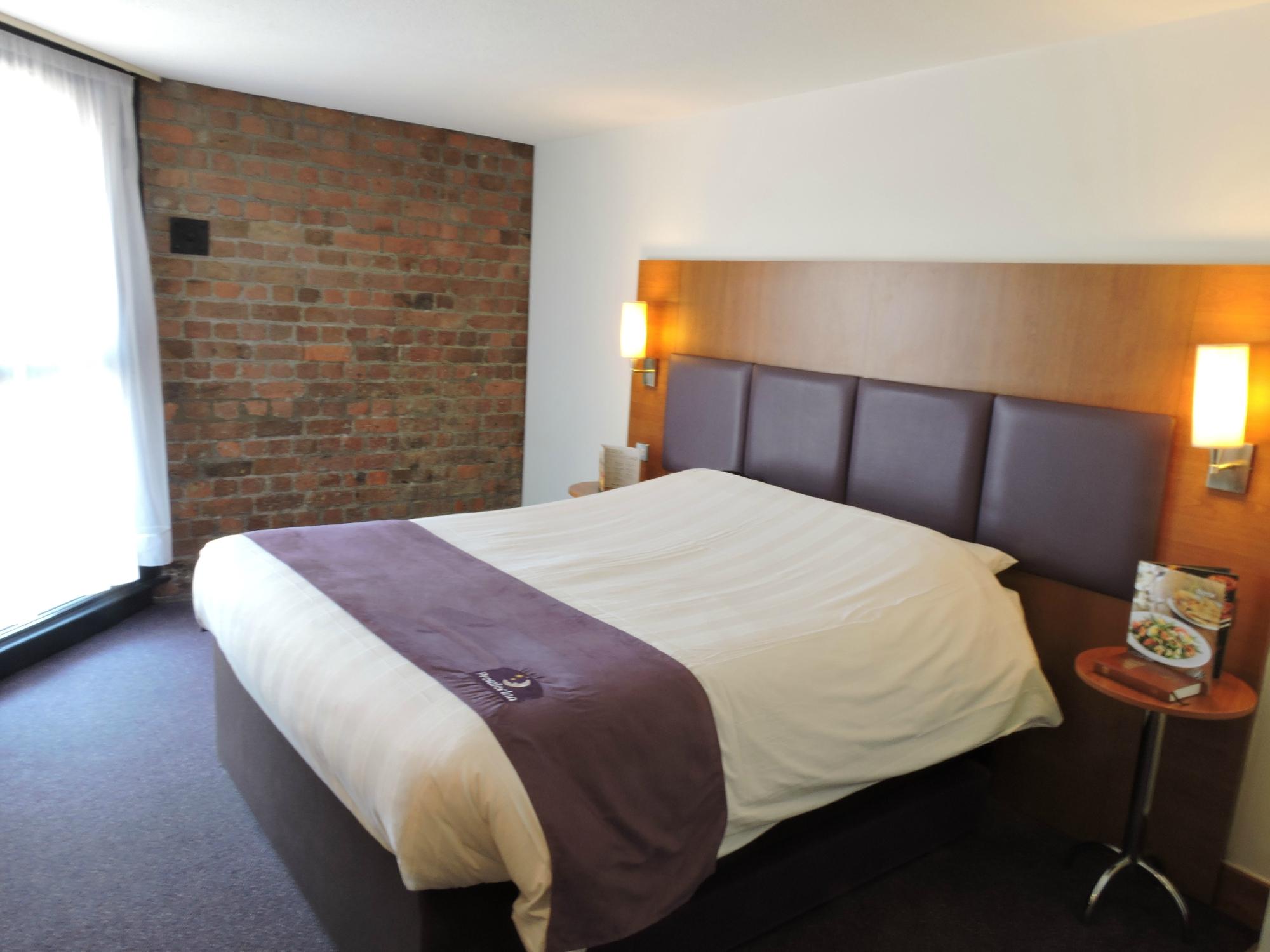 PREMIER INN LIVERPOOL CITY CENTRE (ALBERT DOCK) HOTEL, INGLATERRA: 1. ...