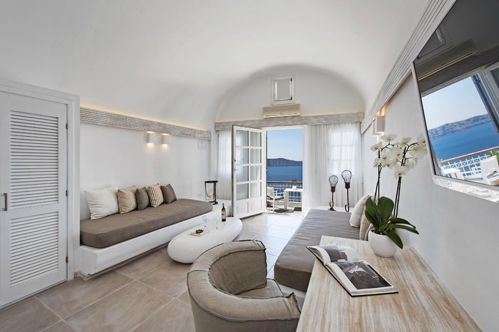 ATHINA LUXURY SUITES in Santorini - Hotel Review & Map