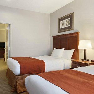 Country Inn & Suites by Radisson, Harrisonburg, VA in Harrisonburg, image may contain: Hotel, Inn, City, Neighborhood