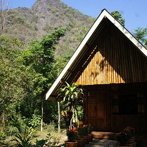 Nature bungalow surrounded by mountains