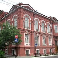 Астраханская Государственная Картинная Галерея им. Б.М. Кустодиева достойна вашего посещения))))