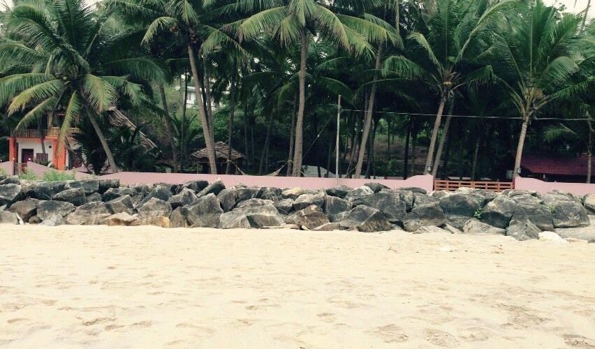 Kizhunnarocks beach resort