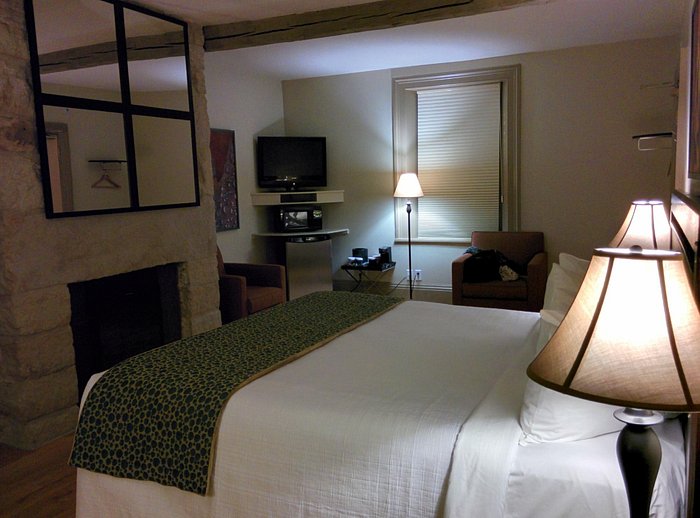 THE WHITE HOUSE $170 ($̶1̶9̶4̶) - Prices & Pension Reviews - Perth, Ontario
