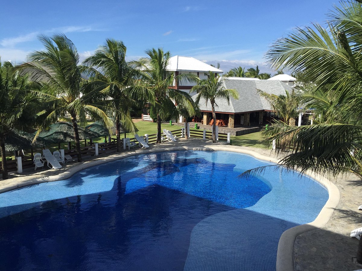 The Bataan White Corals Beach Resort, hotel in Luzon