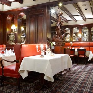 Best Western Plus Hotel Eyde in Herning, image may contain: Cafe, Restaurant, Cafeteria, Dining Room
