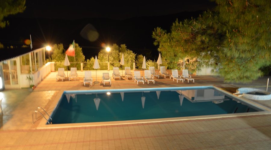 piscina notturna