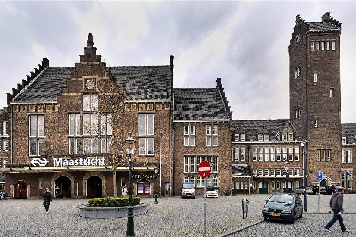 Kaboom Hotel by null