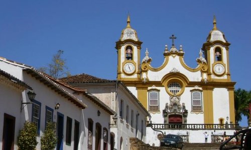 Belíssima construção ! Riquíssima e preservada.