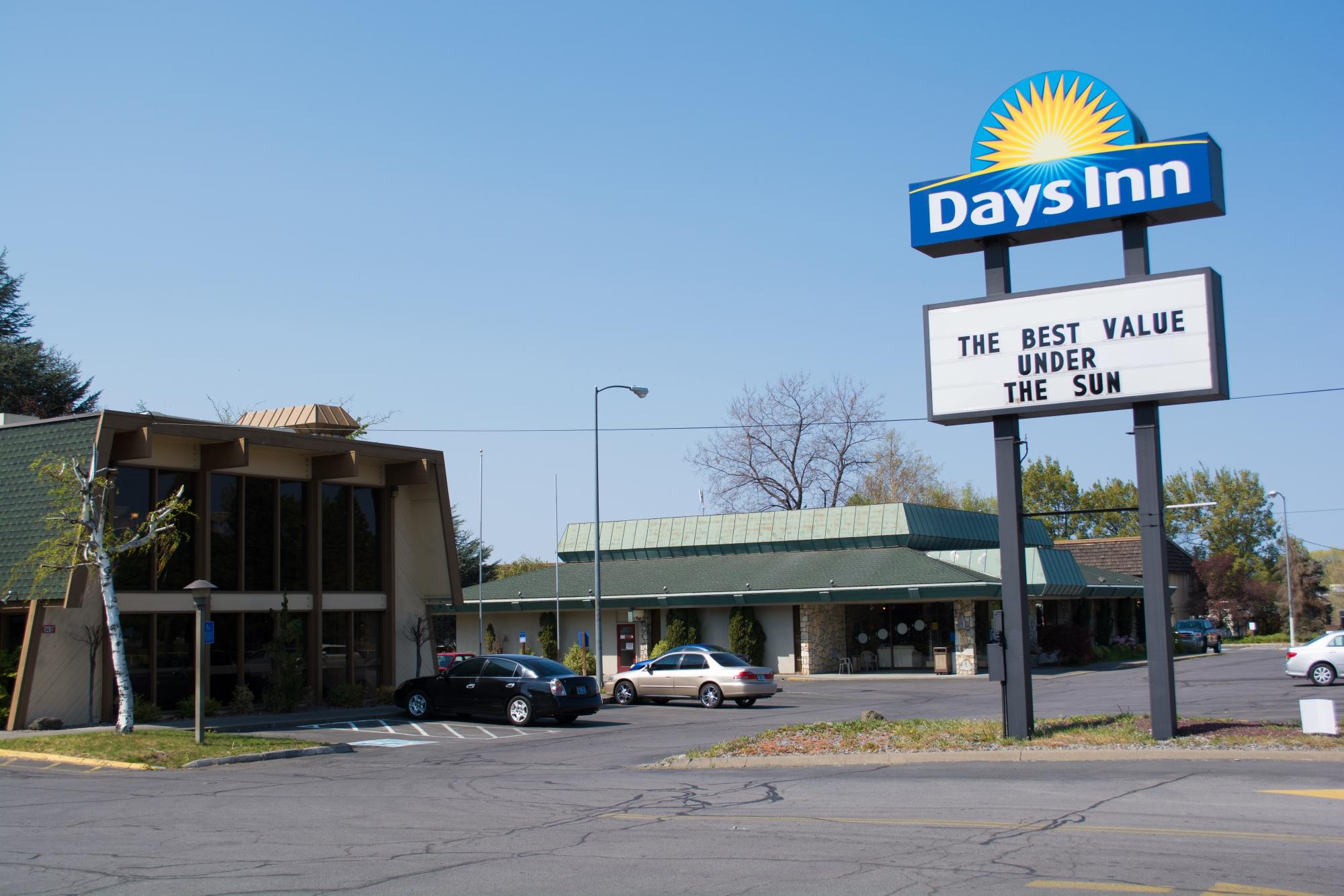 Hotel photo 16 of Days Inn Klamath Falls.