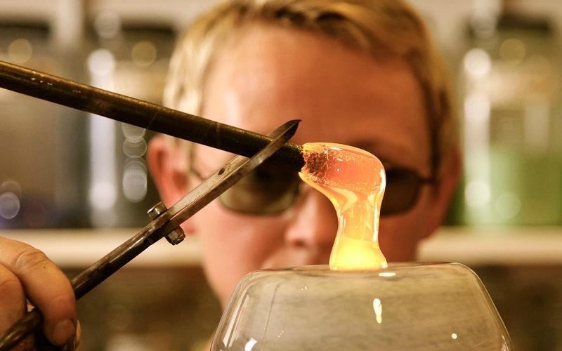 Hot glass - concentration!