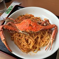 奥さんが食べた、渡り蟹が乗っているスパゲッティです。