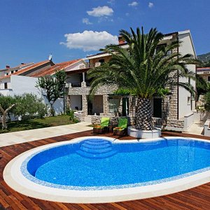 Villa Diana pool
